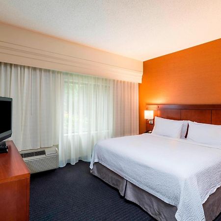 Courtyard By Marriott Atlanta Buford Mall Of Georgia Exteriör bild