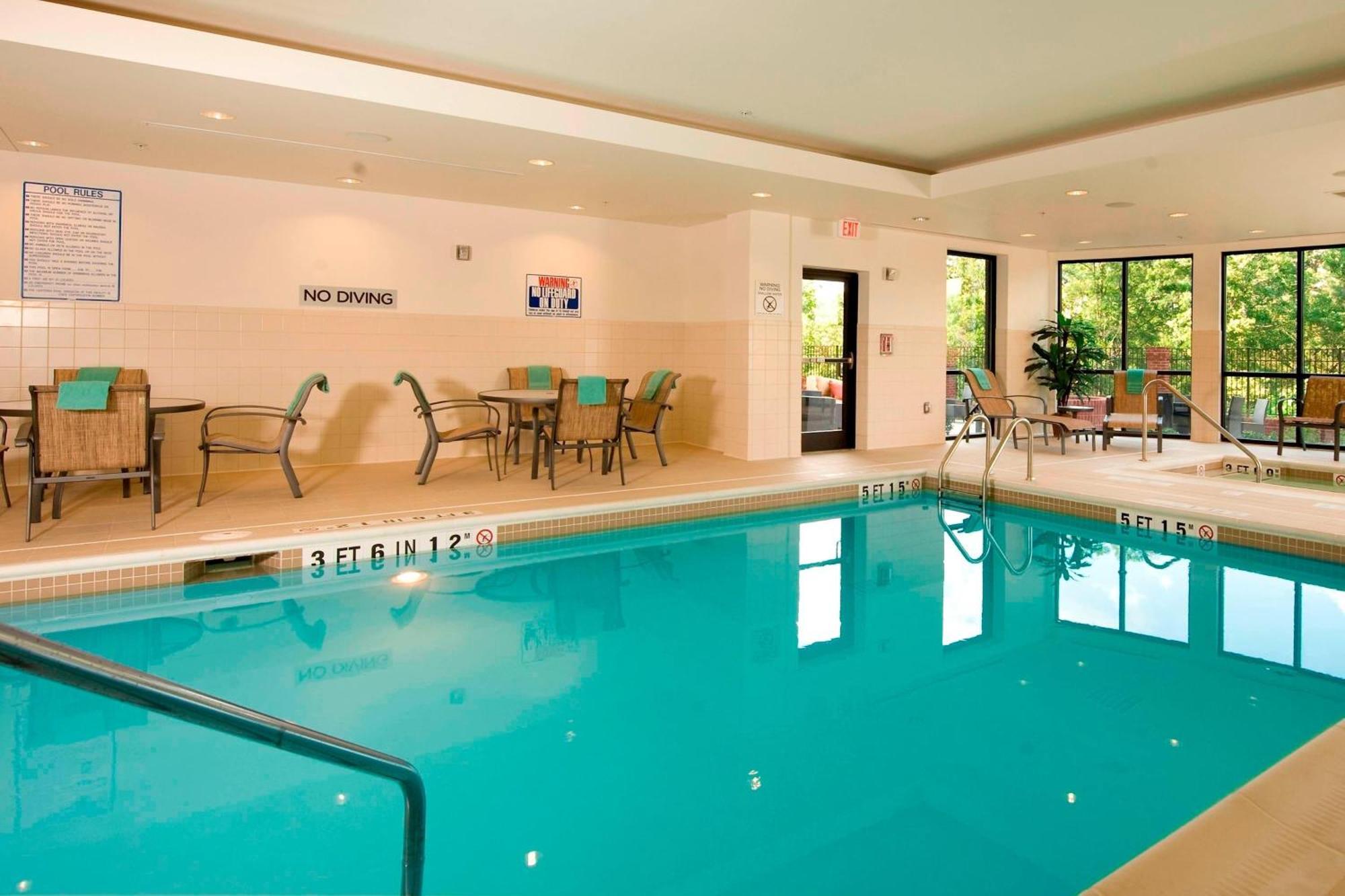 Courtyard By Marriott Atlanta Buford Mall Of Georgia Exteriör bild