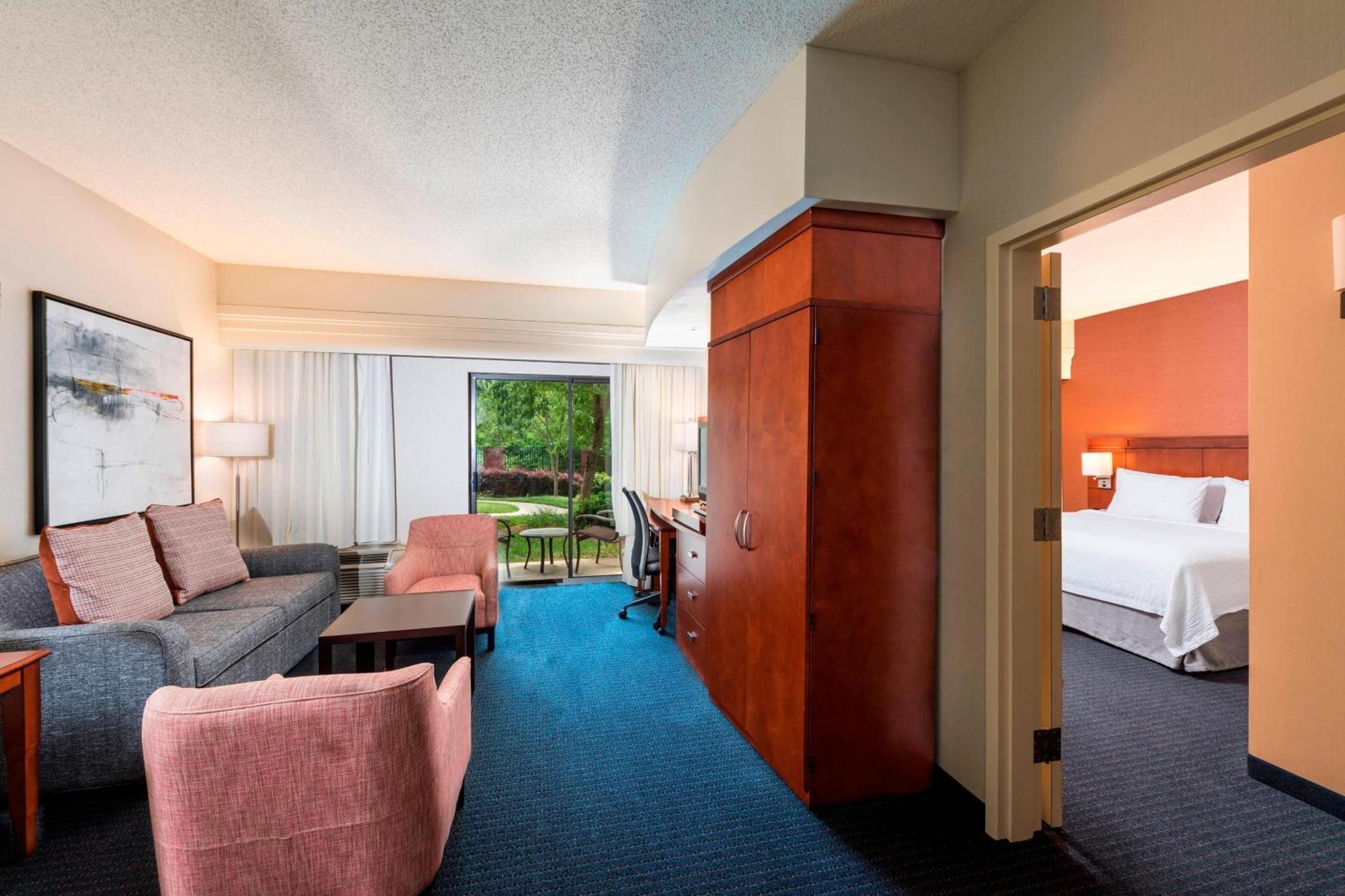 Courtyard By Marriott Atlanta Buford Mall Of Georgia Exteriör bild