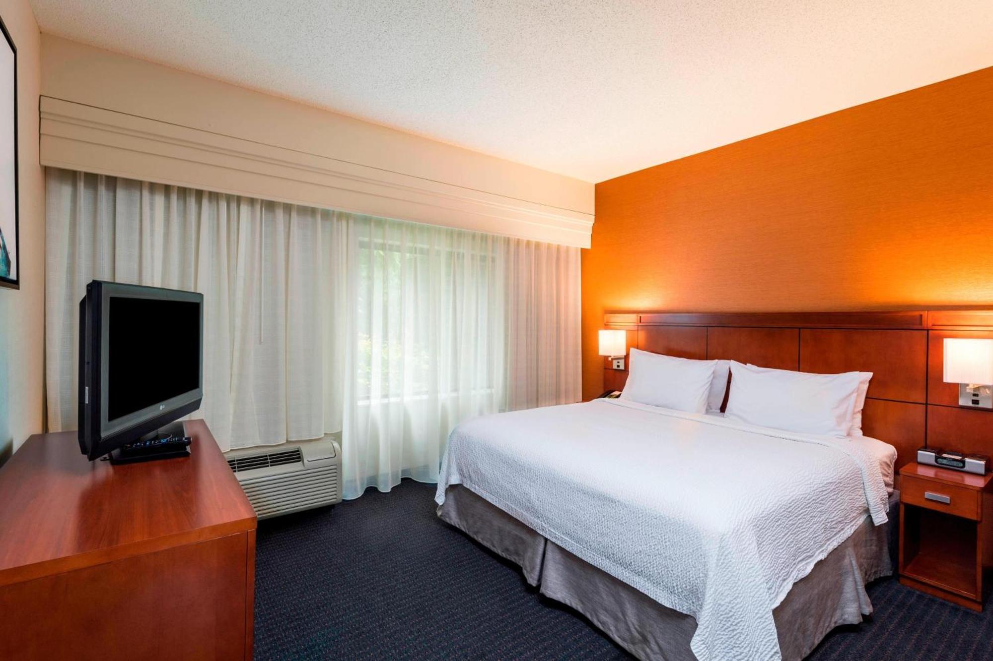 Courtyard By Marriott Atlanta Buford Mall Of Georgia Exteriör bild