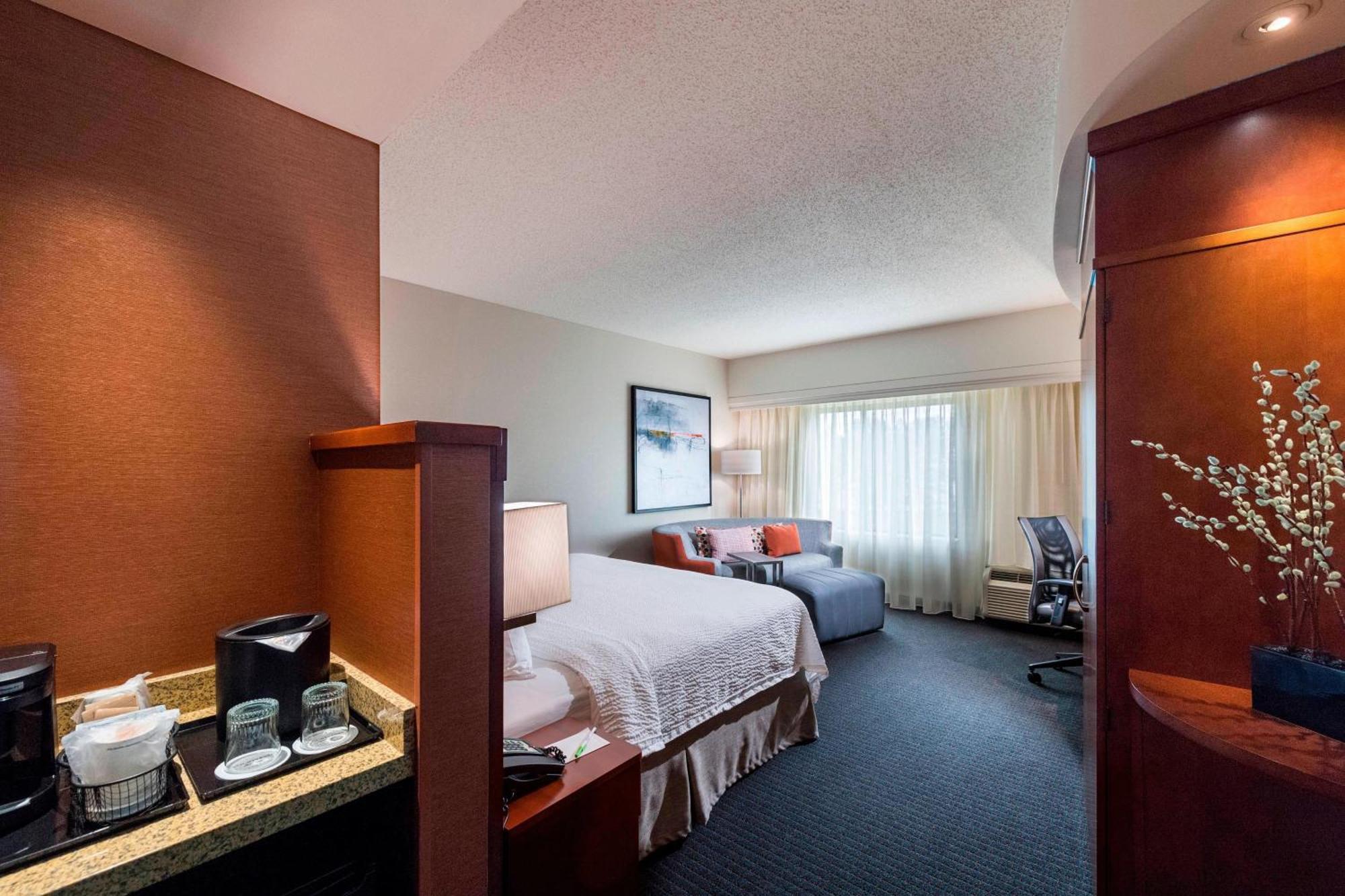 Courtyard By Marriott Atlanta Buford Mall Of Georgia Exteriör bild