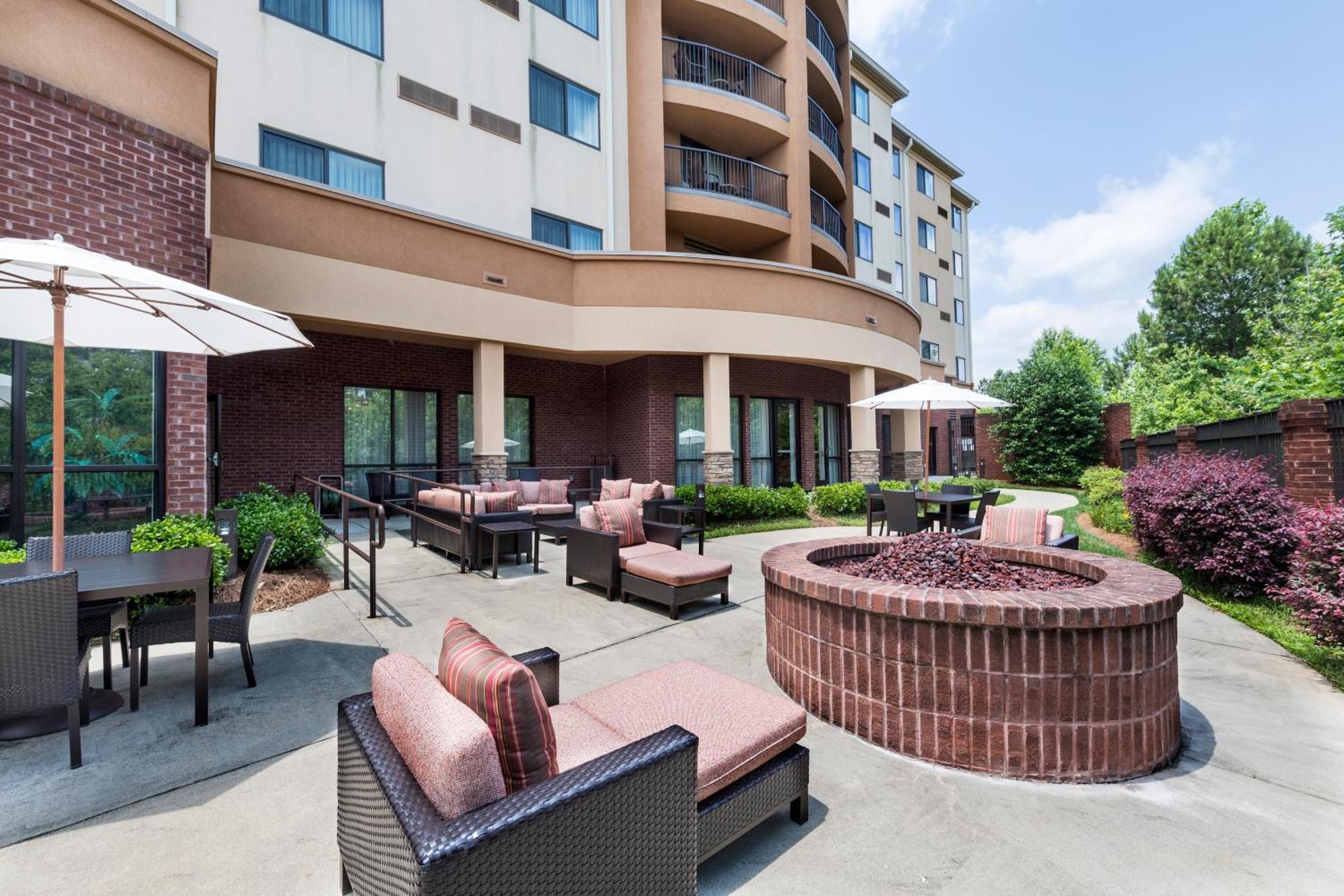 Courtyard By Marriott Atlanta Buford Mall Of Georgia Exteriör bild