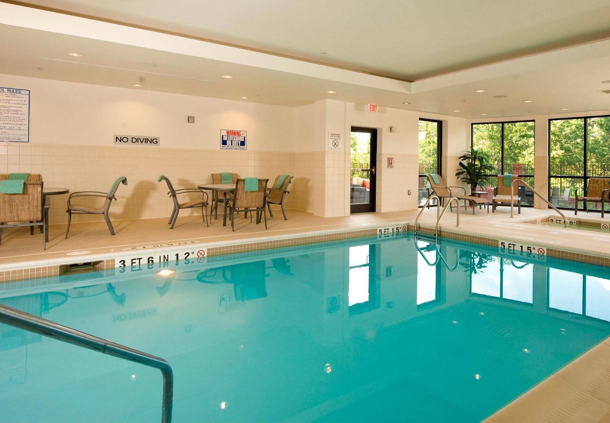 Courtyard By Marriott Atlanta Buford Mall Of Georgia Exteriör bild